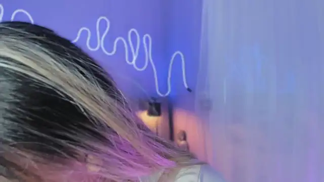 Sofly s online show from November 23, 2025, 3:28 am