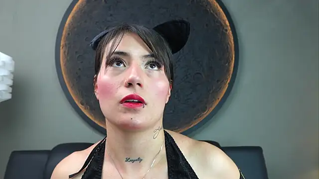 miss sharlotte18 online show from October 27, 2025, 6:01 pm