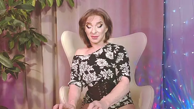 Snapshot of julia_renard chatting on December 12, 2024, 11:03 pm julia renard online show from December 12, 2024, 11:03 pm