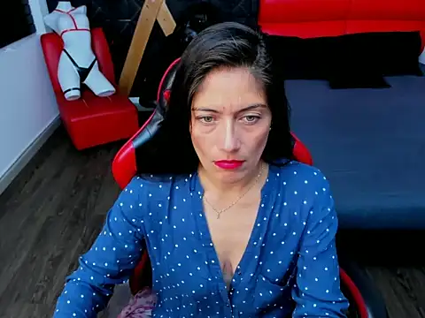 AnnyMilet  online show from July 2, 2026, 1:28 pm