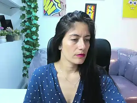 AnnyMilet  online show from July 31, 2026, 1:32 pm