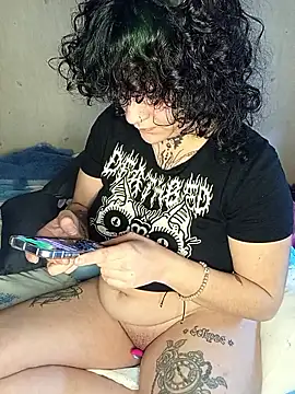 Snapshot of callmelouve chatting on February 19, 2026, 2:13 pm callmelouve online show from February 19, 2026, 2:13 pm