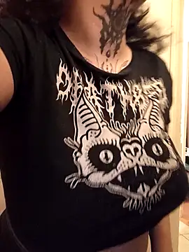 Snapshot of callmelouve chatting on February 25, 2026, 6:06 pm callmelouve online show from February 25, 2026, 6:06 pm