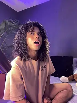 Snapshot of Lucas_eevans chatting on November 15, 2025, 1:25 am Lucas eevans online show from November 15, 2025, 1:25 am