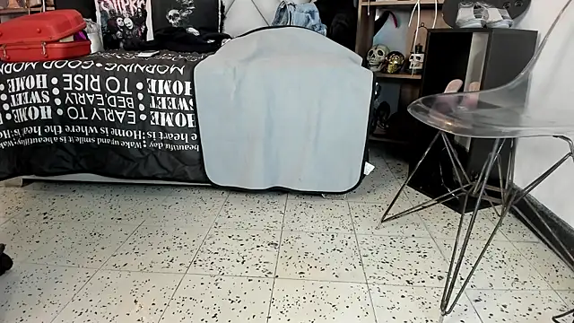 MirandaHaguen online show from January 19, 2025, 4:04 pm