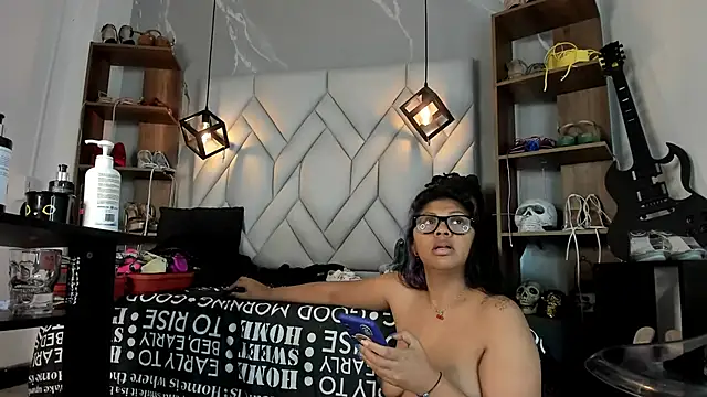 MirandaHaguen online show from January 19, 2025, 7:15 pm