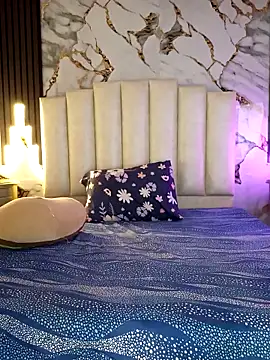 mollieblue69 online show from March 31, 2026, 1:11 pm