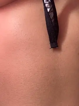 Anamhenao online show from February 1, 2026, 1:42 pm