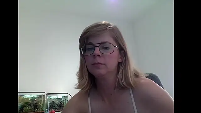 Snapshot of SavannaGirly chatting on March 20, 2025, 12:22 pm SavannaGirly online show from March 20, 2025, 12:22 pm