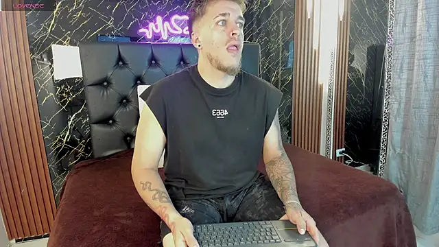 Snapshot of keane_lee chatting on November 12, 2025, 12:27 pm keane lee online show from November 12, 2025, 12:27 pm