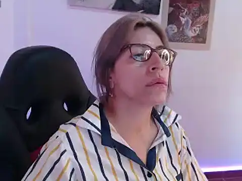 Snapshot of Chayla_Ruiz chatting on December 17, 2024, 4:00 pm Chayla Ruiz online show from December 17, 2024, 4:00 pm
