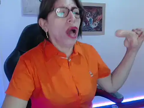 Snapshot of Chayla_Ruiz chatting on January 1, 2025, 1:37 pm Chayla Ruiz online show from January 1, 2025, 1:37 pm