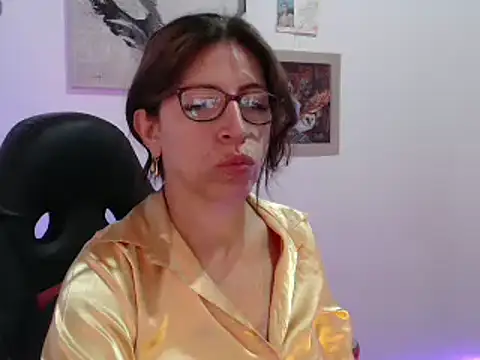 Snapshot of Chayla_Ruiz chatting on January 8, 2025, 4:11 pm Chayla Ruiz online show from January 8, 2025, 4:11 pm