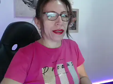 Snapshot of Chayla_Ruiz chatting on January 11, 2025, 12:40 pm Chayla Ruiz online show from January 11, 2025, 12:40 pm