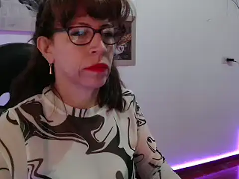 Snapshot of Chayla_Ruiz chatting on February 3, 2025, 9:50 pm Chayla Ruiz online show from February 3, 2025, 9:50 pm