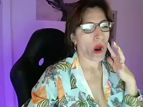 Snapshot of Chayla_Ruiz chatting on February 4, 2025, 12:00 pm Chayla Ruiz online show from February 4, 2025, 12:00 pm