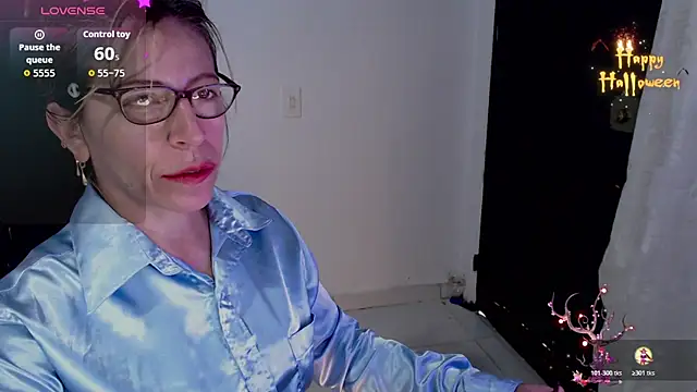 Chayla Ruiz online show from November 12, 2025, 10:48 am