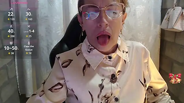 Snapshot of Chayla_Ruiz chatting on March 3, 2026, 7:20 pm Chayla Ruiz online show from March 3, 2026, 7:20 pm