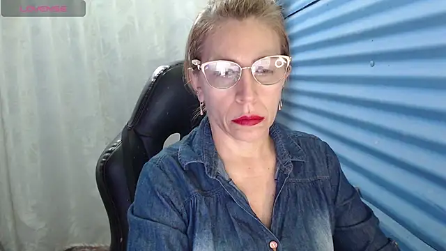 Snapshot of Chayla_Ruiz chatting on March 26, 2026, 10:43 am Chayla Ruiz online show from March 26, 2026, 10:43 am
