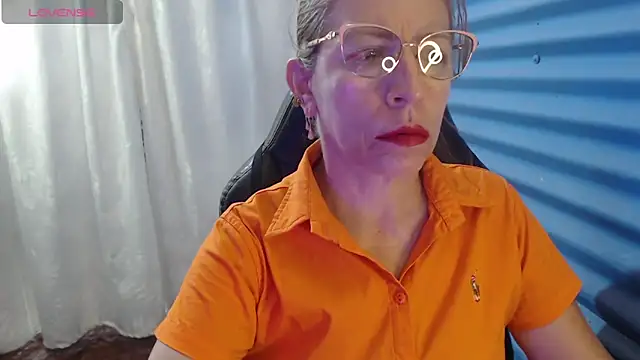 Snapshot of Chayla_Ruiz chatting on April 9, 2026, 2:11 pm Chayla Ruiz online show from April 9, 2026, 2:11 pm