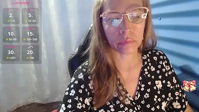 Snapshot of Chayla_Ruiz chatting on April 12, 2026, 12:32 pm Chayla Ruiz online show from April 12, 2026, 12:32 pm
