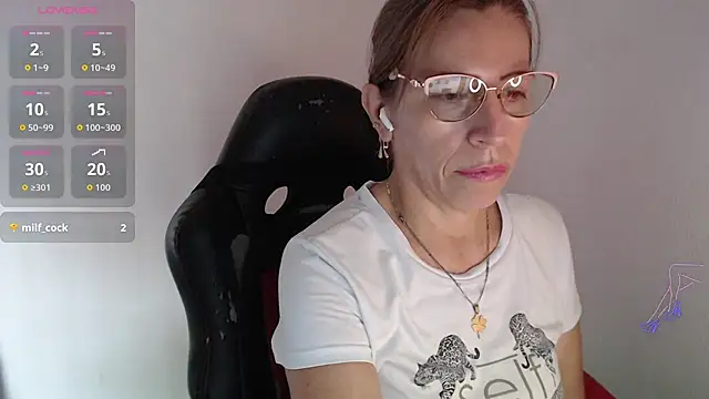 Snapshot of Chayla_Ruiz chatting on July 4, 2026, 2:56 pm Chayla Ruiz online show from July 4, 2026, 2:56 pm