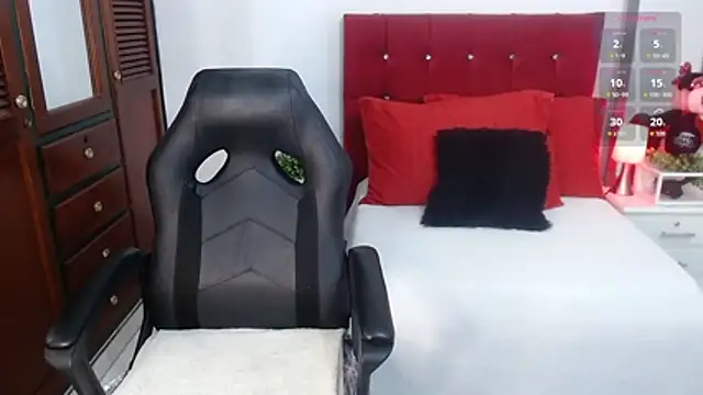 Wanda Milf online show from December 13, 2025, 8:36 pm