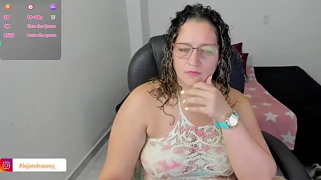 Snapshot of alejandra_milf_ chatting on June 19, 2026, 8:23 pm alejandra milf online show from June 19, 2026, 8:23 pm