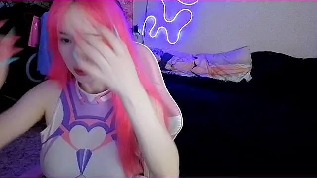 Snapshot of Maya_Viola chatting on October 7, 2025, 5:48 am Maya Viola online show from October 7, 2025, 5:48 am