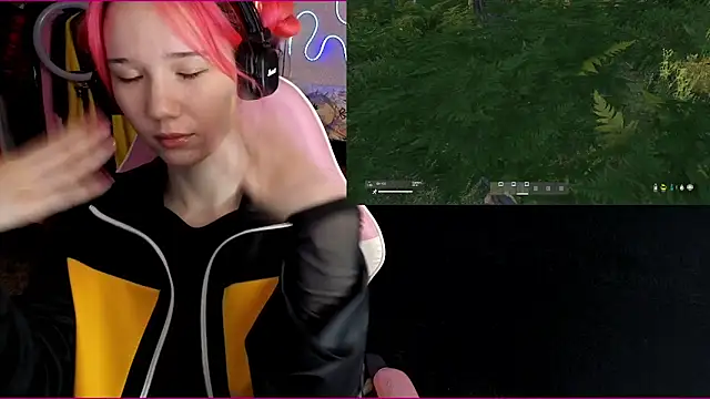 Snapshot of Maya_Viola chatting on November 2, 2025, 5:21 am Maya Viola online show from November 2, 2025, 5:21 am