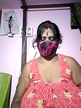 parioo7 online show from October 30, 2025, 5:02 pm