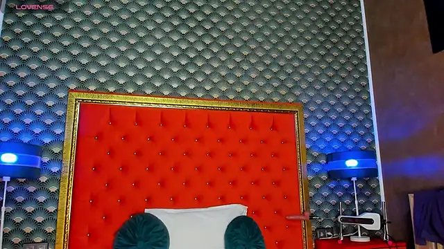 Snapshot of VallerieJones chatting on February 16, 2025, 8:00 pm VallerieJones online show from February 16, 2025, 8:00 pm