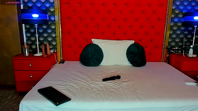 Snapshot of VallerieJones chatting on November 5, 2025, 12:21 am VallerieJones online show from November 5, 2025, 12:21 am