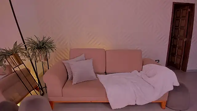 KateSunder online show from October 15, 2025, 2:28 pm