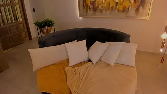 KateSunder online show from November 2, 2025, 7:33 am