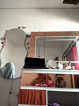 jailyncam  online show from December 4, 2025, 1:42 pm