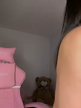 jailyncam  online show from July 14, 2026, 2:05 am