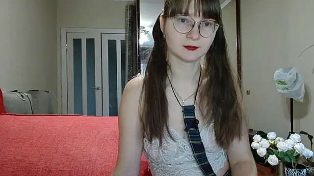 KiraGoldens online show from October 17, 2025, 5:54 am