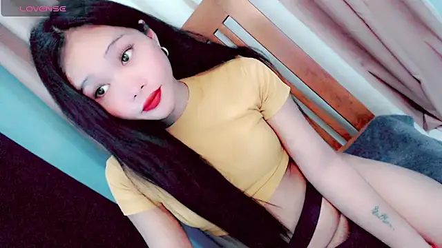 Snapshot of amomentoflust69 chatting on June 13, 2026, 10:35 am amomentoflust69 online show from June 13, 2026, 10:35 am