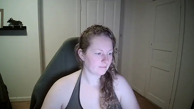 Snapshot of Girlnina-1995 chatting on December 2, 2024, 8:41 am Girlnina-1995 online show from December 2, 2024, 8:41 am