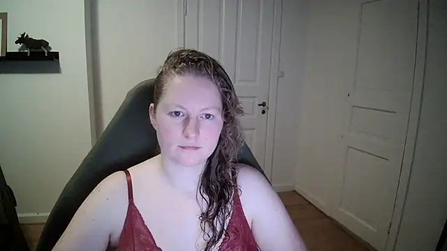Snapshot of Girlnina-1995 chatting on December 9, 2024, 9:39 am Girlnina-1995 online show from December 9, 2024, 9:39 am