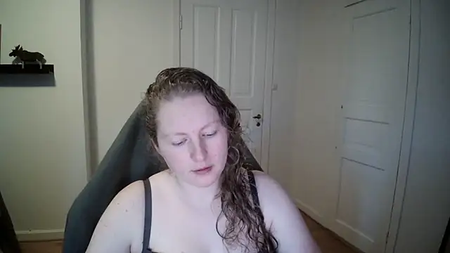Snapshot of Girlnina-1995 chatting on December 12, 2024, 9:30 am Girlnina-1995 online show from December 12, 2024, 9:30 am