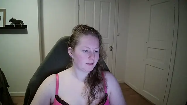 Snapshot of Girlnina-1995 chatting on December 20, 2024, 4:04 pm Girlnina-1995 online show from December 20, 2024, 4:04 pm