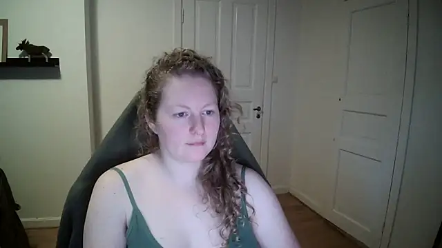 Snapshot of Girlnina-1995 chatting on December 30, 2024, 9:05 am Girlnina-1995 online show from December 30, 2024, 9:05 am