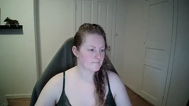 Snapshot of Girlnina-1995 chatting on January 7, 2025, 11:48 am Girlnina-1995 online show from January 7, 2025, 11:48 am