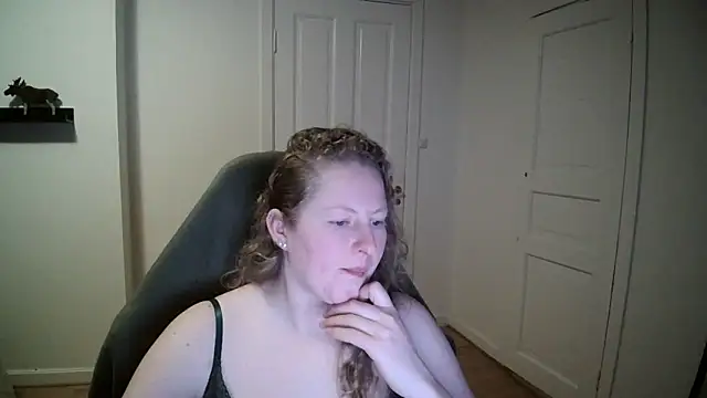 Snapshot of Girlnina-1995 chatting on January 7, 2025, 2:51 pm Girlnina-1995 online show from January 7, 2025, 2:51 pm