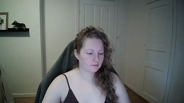 Snapshot of Girlnina-1995 chatting on January 8, 2025, 9:32 am Girlnina-1995 online show from January 8, 2025, 9:32 am