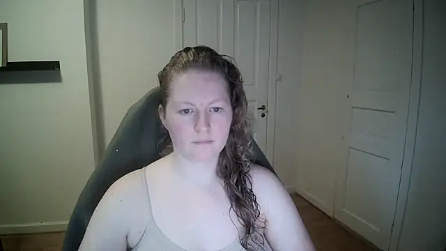 Snapshot of Girlnina-1995 chatting on January 20, 2025, 9:24 am Girlnina-1995 online show from January 20, 2025, 9:24 am