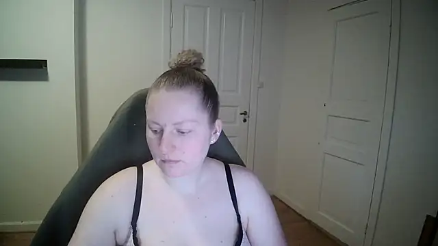 Snapshot of Girlnina-1995 chatting on January 23, 2025, 10:32 am Girlnina-1995 online show from January 23, 2025, 10:32 am