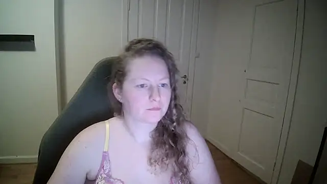 Snapshot of Girlnina-1995 chatting on February 3, 2025, 6:28 pm Girlnina-1995 online show from February 3, 2025, 6:28 pm